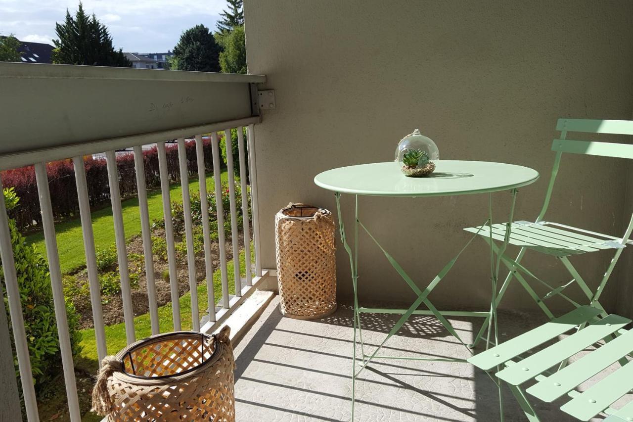 La Roseraie - Apartment 100M From Lake Annecy Exterior photo